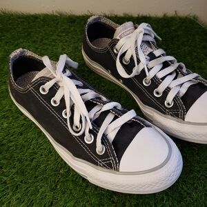 Converse Classic Black and White Polkadot Low-Tops